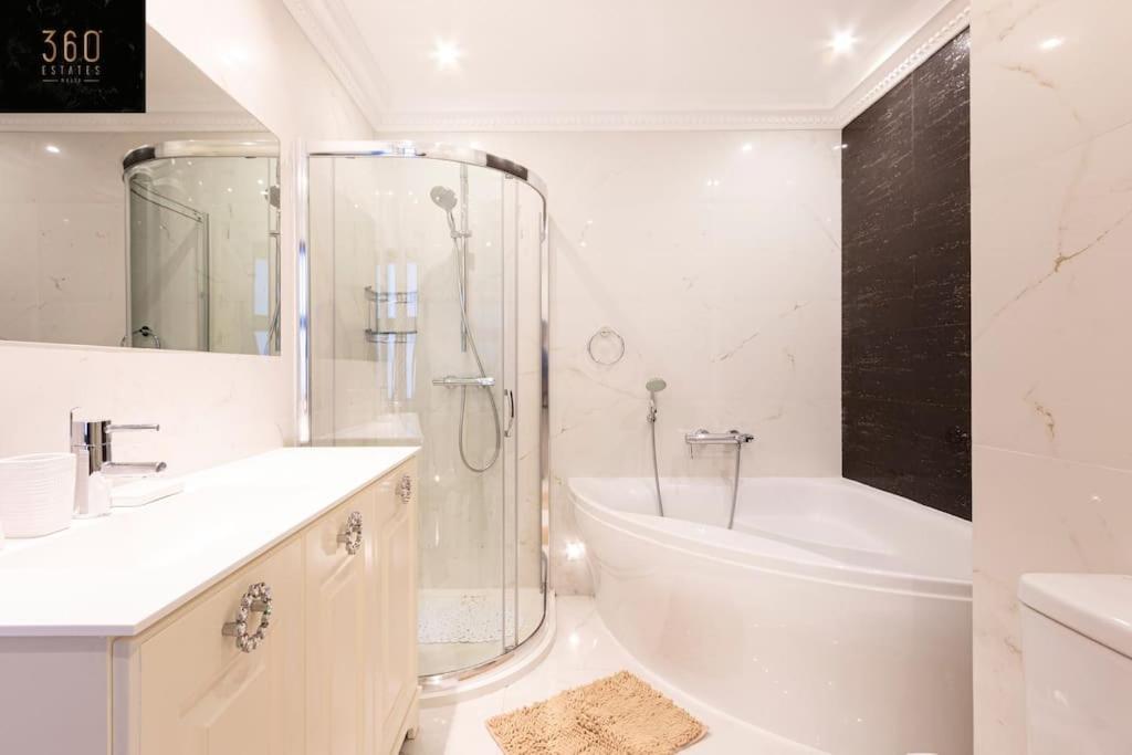 One Of A Kind, Seafront Property In St Georges Bay By 360 Estates Saint Julian's Екстериор снимка